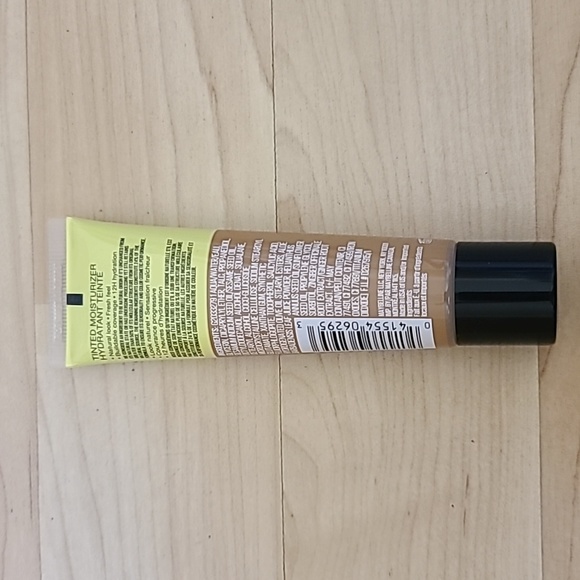 Maybelline Fit Me Tinted Moisturizer, Natural Coverage, 330, 1 fl oz - Picture 2 of 3